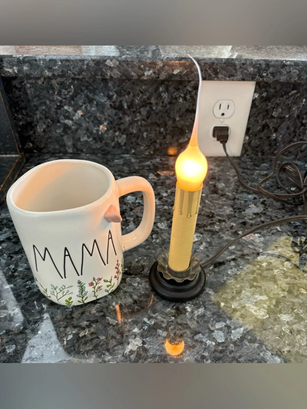 Vintage-Style Electric Candle - Picture 2 of 12